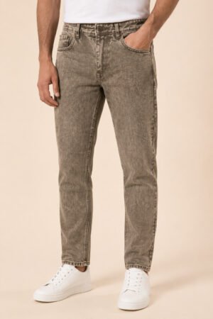 Overdyed Relaxed Tapered Jeans – Brown